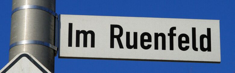 Straßenschild Im Ruenfeld