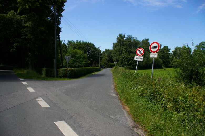 Erlenbachstraße Ecke Stockumer Straße