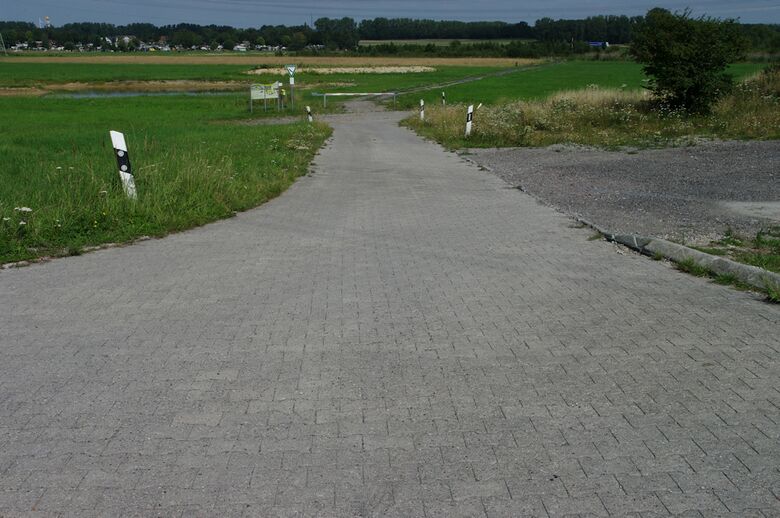 Straße-UE133 von der Straße-UE122 aus