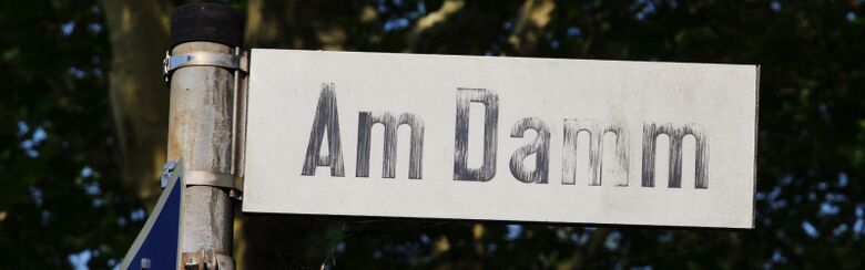 Straßenschild Am Damm