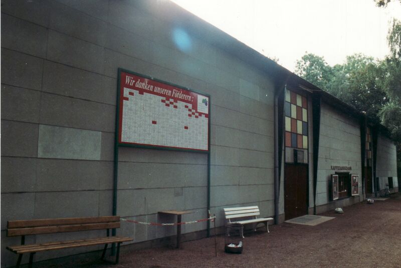 Datei:Alte tribuene 2.jpg
