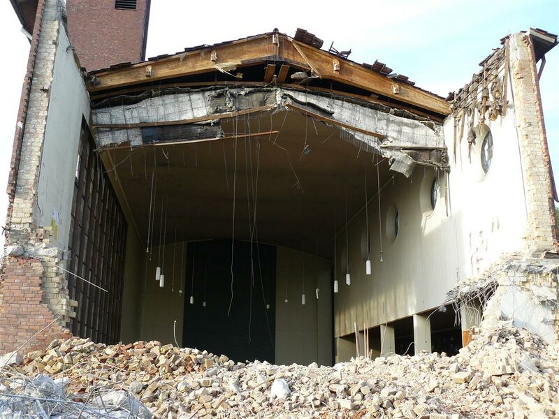 Datei:Erloeserkirche Abriss 1.jpg