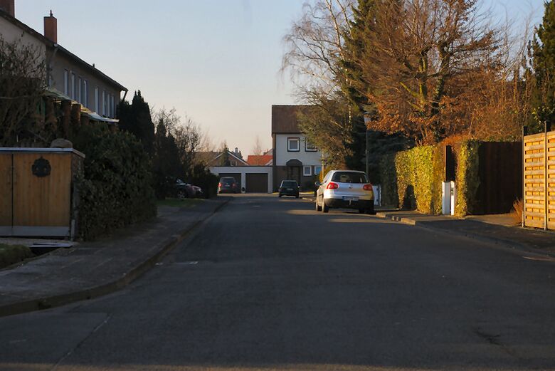 Karl-Arnold-Straße von der Von-Galen-Straße aus