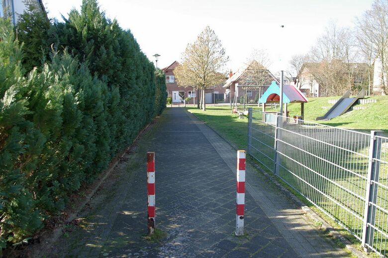 Weg-UE-c38 vom Sanddornweg aus