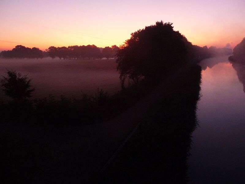 Datei:Sonnenaufgang an der Lippe 017.jpg