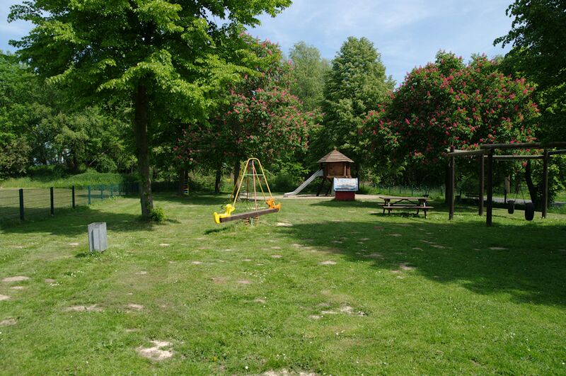 Datei:Spielplatz Sueddinker01.jpg