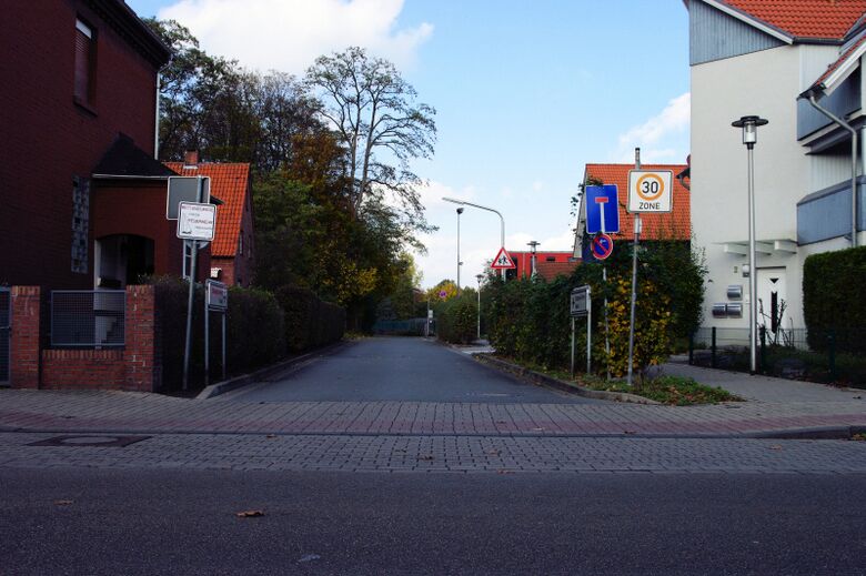Am Wellenbad vom Alten Uentroper Weg aus