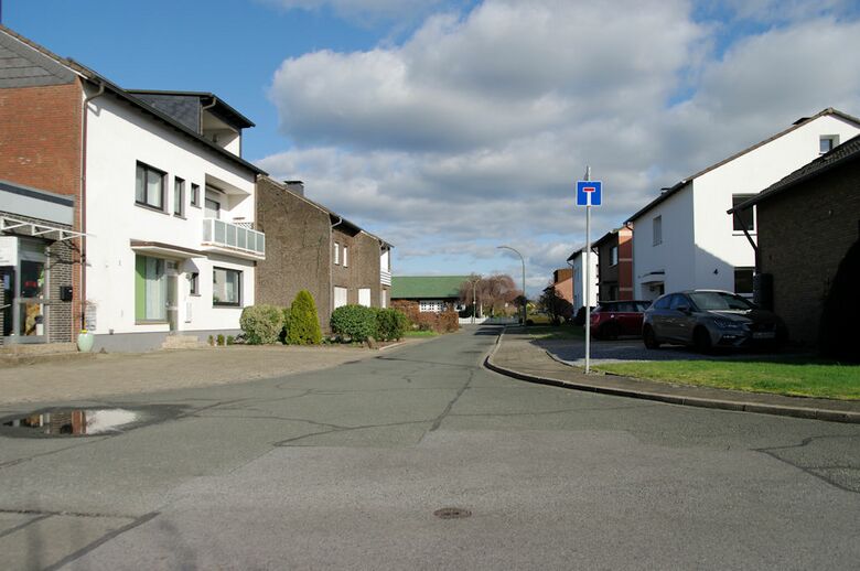 Lupinenweg von der Zinnienstraße aus